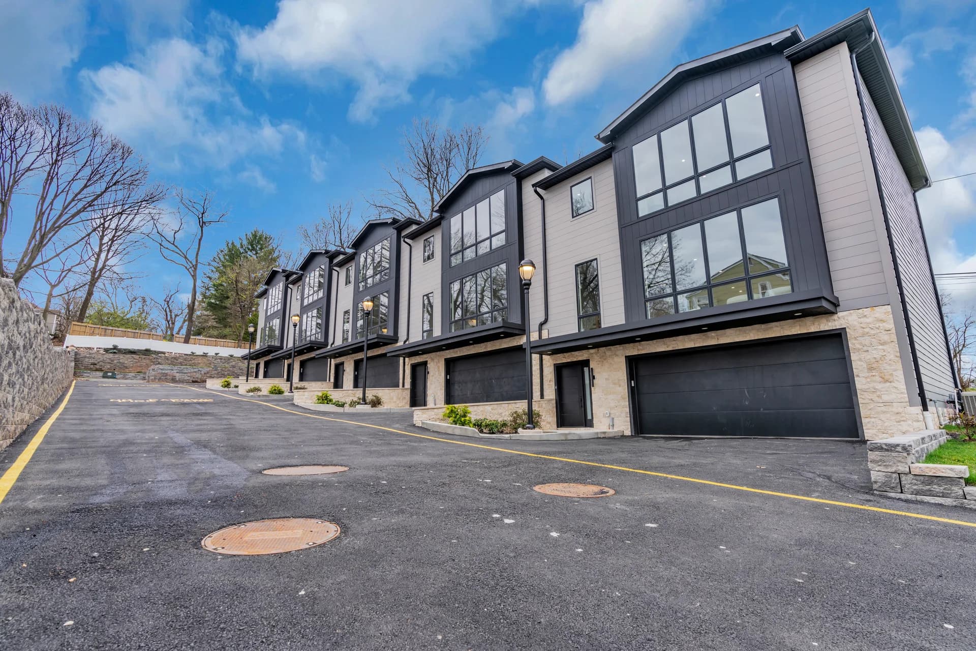 Grand Avenue Residence — photo 1